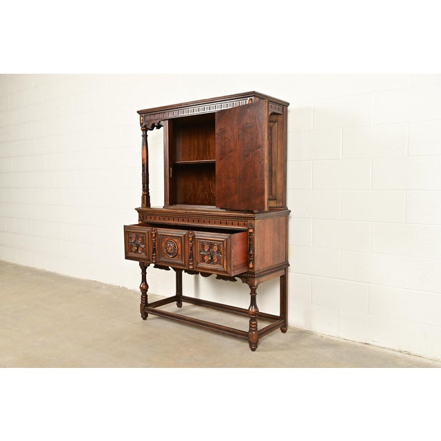Berkey & Gay Antique English Tudor Carved Walnut and Burl Wood Bookcase or Bar Cabinet, Circa 1920s For Sale In South Bend - Image 6 of 17