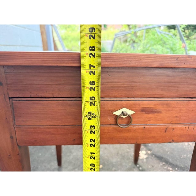Antique 19th Century Early American Hepplewhite Federal Style 1 Drawer Side Table. For Sale - Image 10 of 16