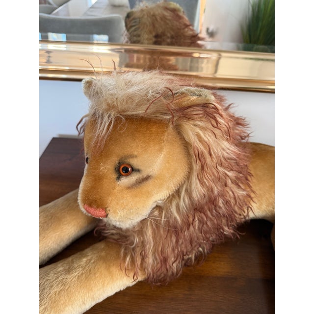 Vintage Steiff 1950’s Leo the Lying Lion 45cm and in Like New Condition For Sale In New York - Image 6 of 17