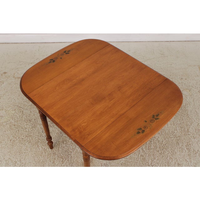 Wood Hitchcock Early American Maple Dropleaf Dining Table For Sale - Image 7 of 17