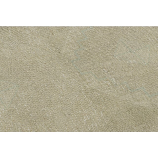 Traditional Vintage Distressed Turkish Rug With Medallions in Tonal Beige - Rug & Kilim For Sale - Image 3 of 9