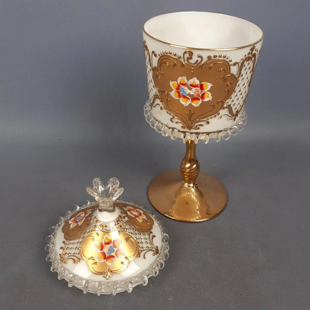 1950s Murano Glass Vase or Centerpiece with Lid in Pure Gold and Floral Decor, 1950s For Sale - Image 5 of 16