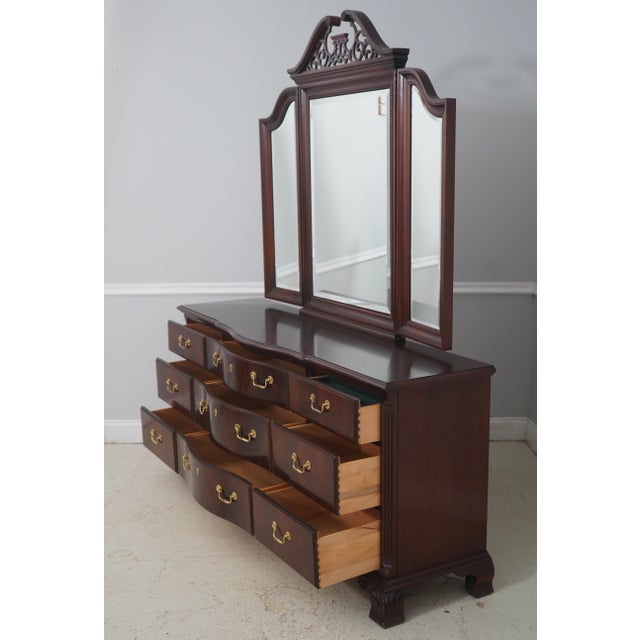 Chippendale Thomasville Chippendale Style Mahogany Dresser W. Mirror For Sale - Image 3 of 18