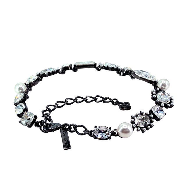 Abstract Oscar De La Renta Hematite Plated Crystal Pearl Multi-Stone Statement Necklace For Sale - Image 3 of 14