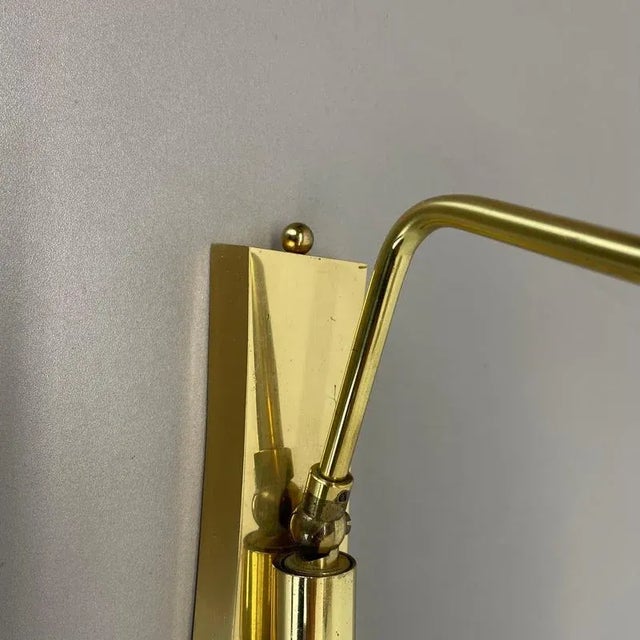 Cream Brass Adjustable Theatre Wall Light in the style of Stilnovo, Italy, 1950s For Sale - Image 8 of 18