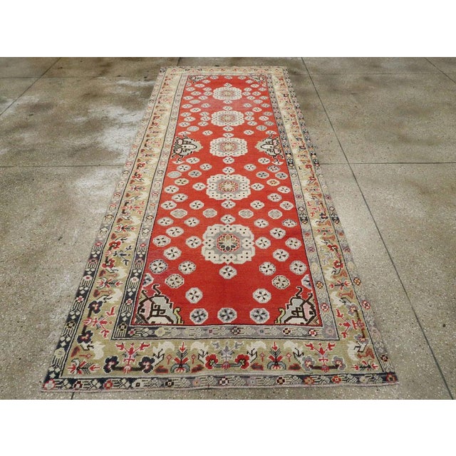 Mid 20th Century Galerie Shabab Collection Mid-20th Century Turkish Anatolian Gallery Rug For Sale - Image 5 of 10
