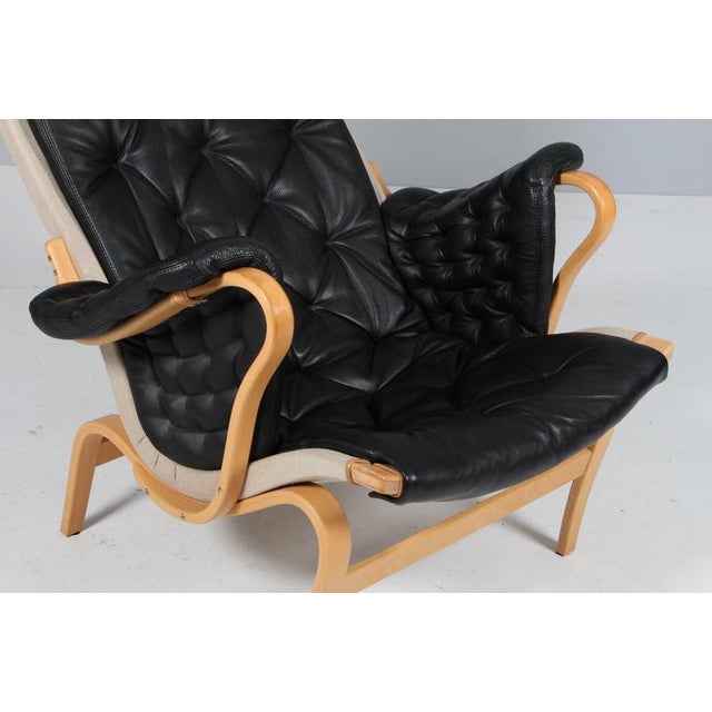 Set of Pernilla Lounge Chair and Ottoman in Leather attributed to Bruno Mathsson for Dux, 1980s For Sale - Image 10 of 13