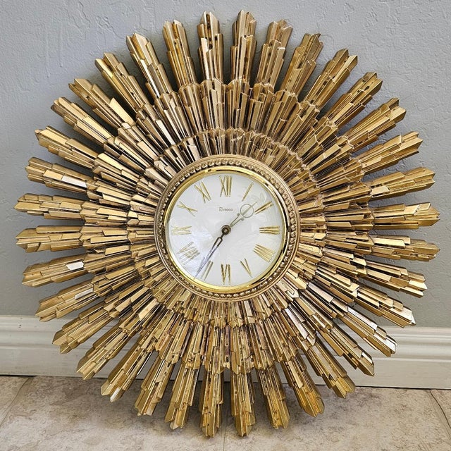 Gold Syroco Mid 20th Century Modern Starburst Wall Clock in Antique Gold Finish For Sale - Image 8 of 18