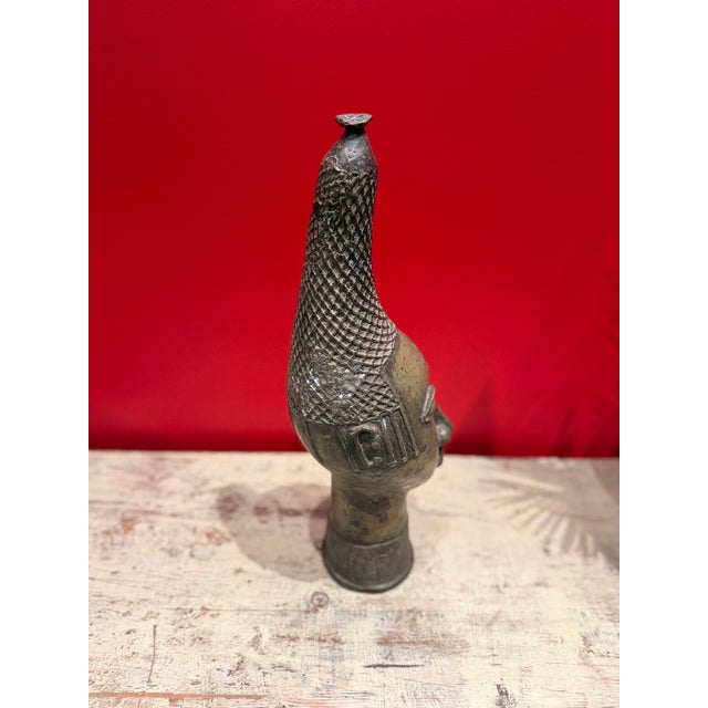 Vintage African Head in Bronze With Intricate Detail. For Sale - Image 4 of 4