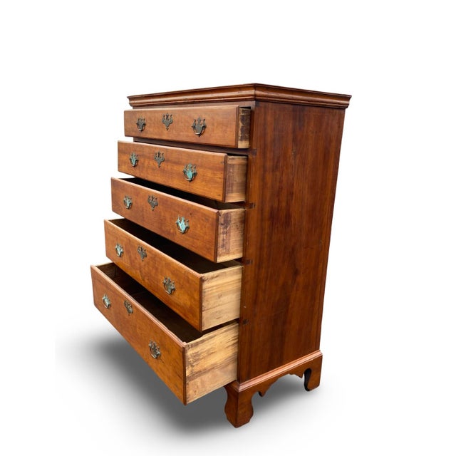 Early 19th Century American Federal Solid Cherry Chest of Drawers, Circa 1800-1820 For Sale - Image 15 of 18
