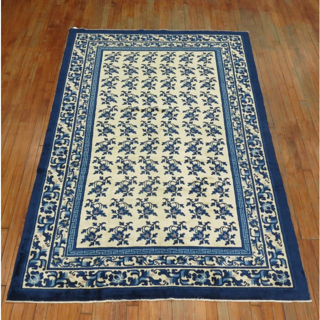 Chinese Early 21st Century White Blue Chinese Rug - 5'1" x 8'1" For Sale - Image 3 of 6