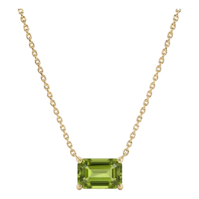 Classic Peridot Emerald Cut Necklace | Dainty Gemstone Birthstone Necklace For Sale