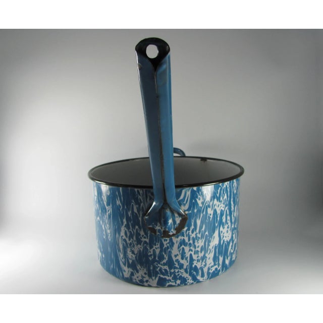 Early 20th Century Vintage Graniteware Enamel Blue & White Swirl Marbled Mottled Agate Rustic Pot With Lid For Sale - Image 5 of 13