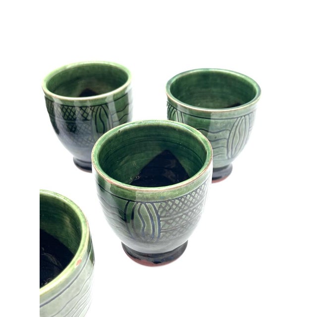 Mid-Century Modern Ceramic Set Pitcher and Mugs with Sgraffito Decoration, Italy, 1960s, Set of 7 For Sale - Image 11 of 18