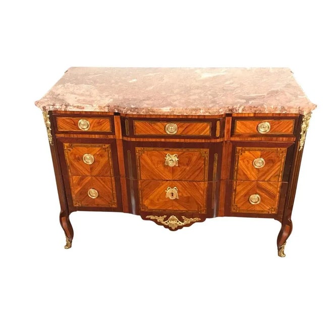 French Louis XV-Transition Chest of Drawers, circa 1770–1780 Elegant French Louis XV-Transition chest of drawers from...