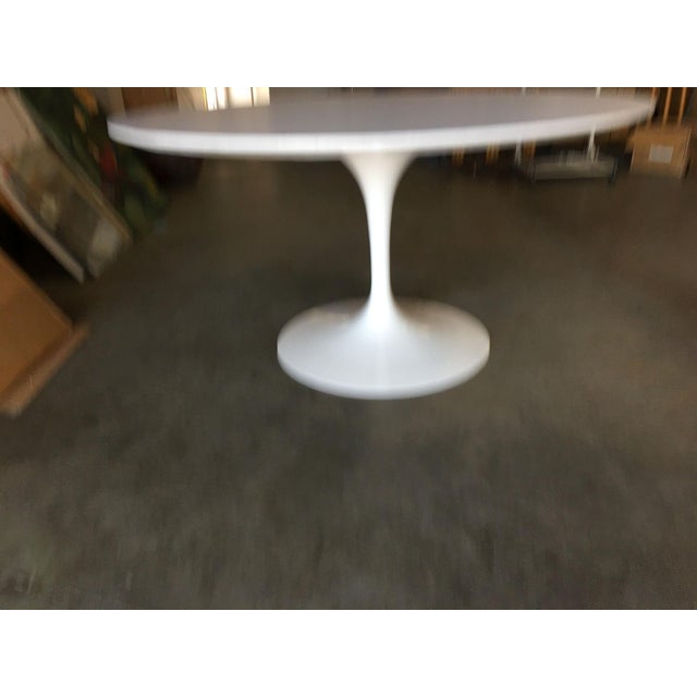 Knoll Mid-Century "Tulip" 42" Round Dining Table For Sale - Image 4 of 8