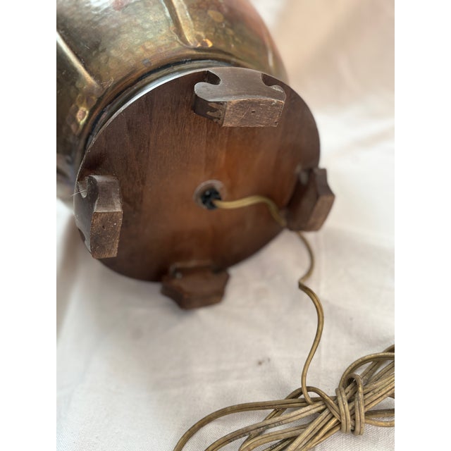 Brass 1950s Mid-Century Brass Ginger Jar Table Lamp on Wood Base, Circa 1950s For Sale - Image 8 of 10