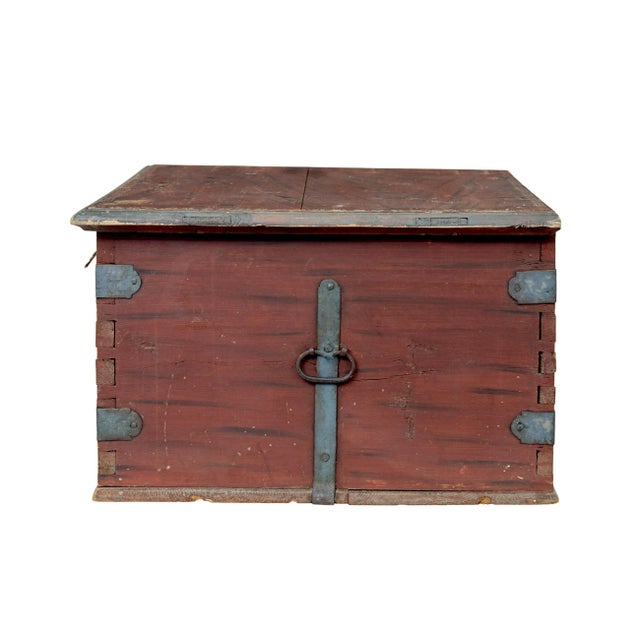 Early 19th century painted pine blanket box circa 1828. Fine example of the traditional method of storage in sweden,...