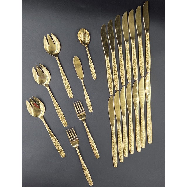 Vintage 1950s International Silver Co. "Americana Golden Heritage" Flatware - 21-Piece Collection For Sale - Image 13 of 18