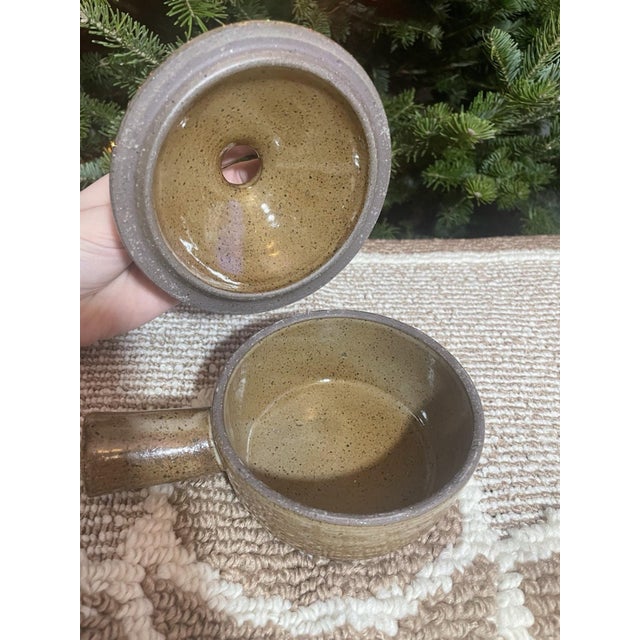 Late 20th Century Glazed Stoneware French Onion Soup Crock With Lid For Sale - Image 4 of 4