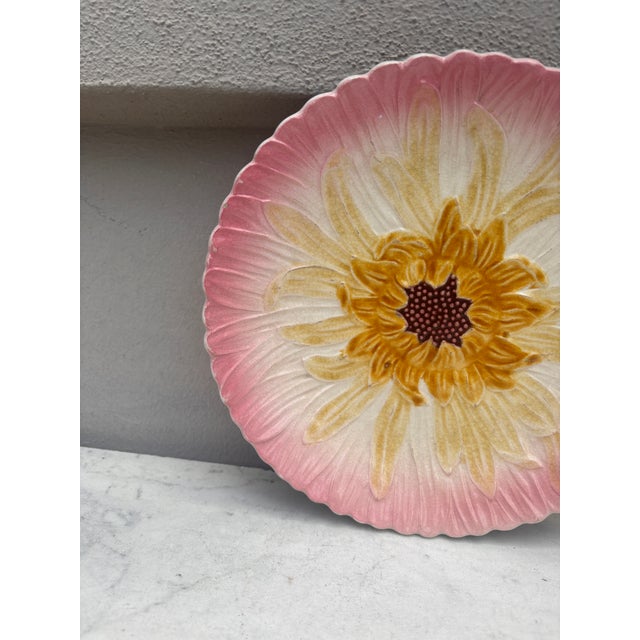French Country French Majolica Pink Daisy Plate Orchies, Circa 1890 For Sale - Image 3 of 4