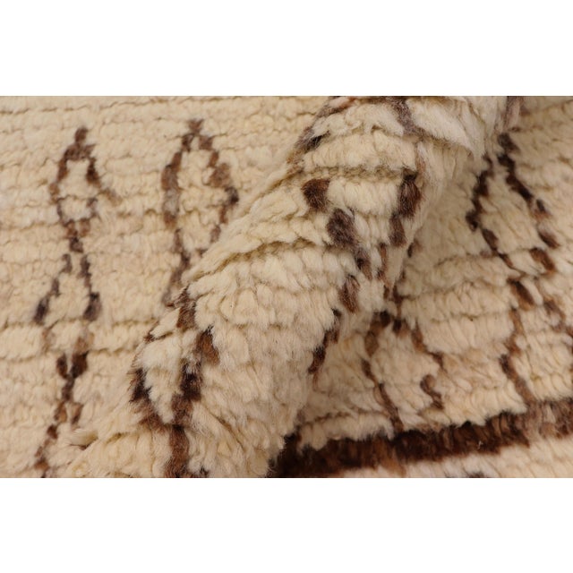 Textile Moroccan Trellis Beige/Brown Wool Rug - 5'1'' X 8'1'' For Sale - Image 7 of 10