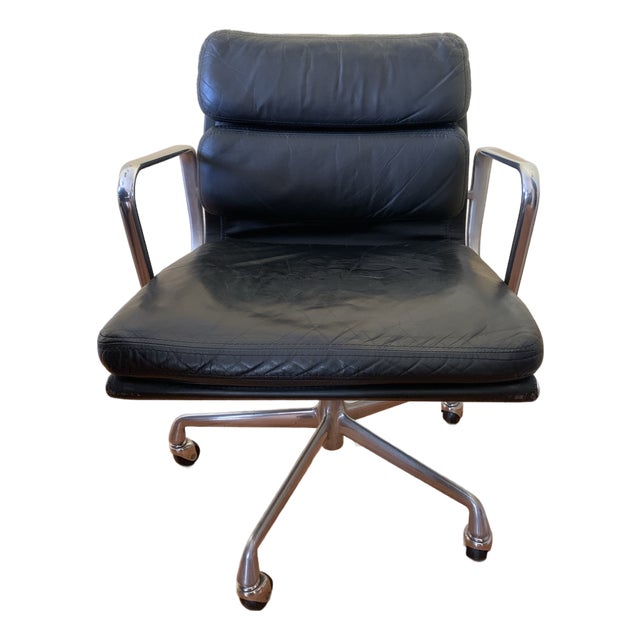 Herman Miller Eames Padded Management Chair 1989 For Sale