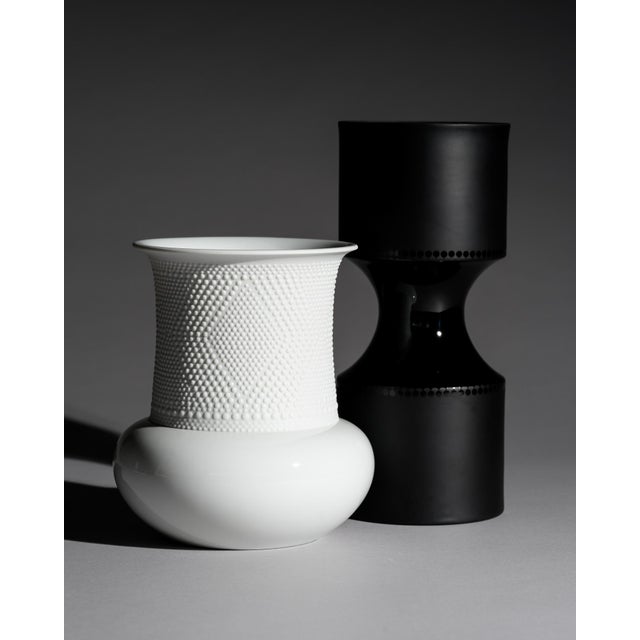 Vintage Black and White Porcelain Vases by Tapio Wirkkala for Rosenthal Studio-Line, 1980s, Set of 2 For Sale - Image 13 of 13