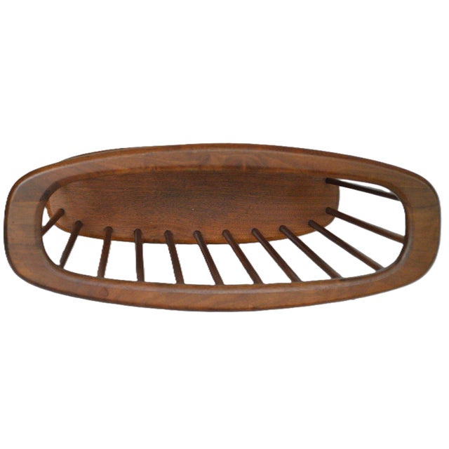 Mid-Century Modern 1970s Arthur Umanoff Style Walnut Wood Spindle Magazine Rack Holder For Sale - Image 3 of 5
