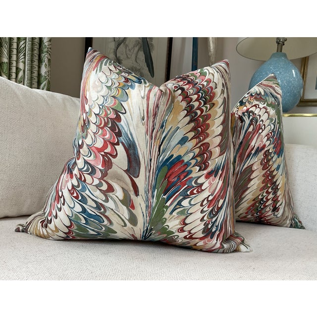 LOVE this inspiring and fun feather print from Lee Jofa's Manor House collection. "Taplow" in Spice and Leaf is a great...