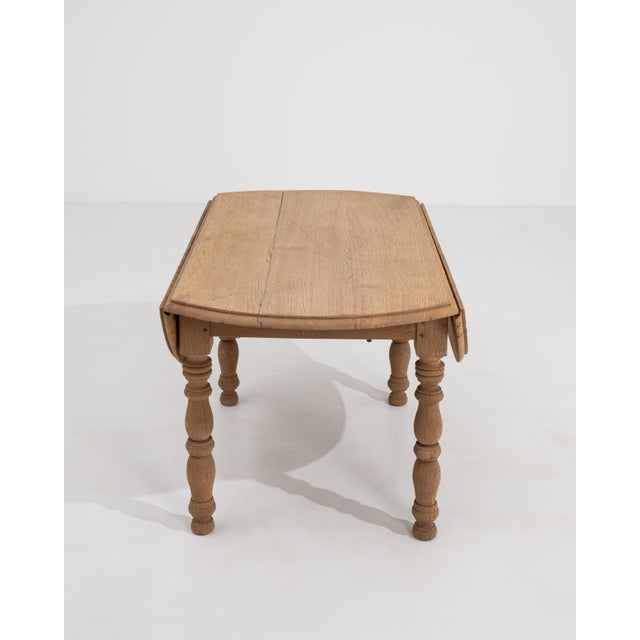 French Provincial Mid 20th Century Oak Drop-Leaf Side Table For Sale - Image 3 of 13