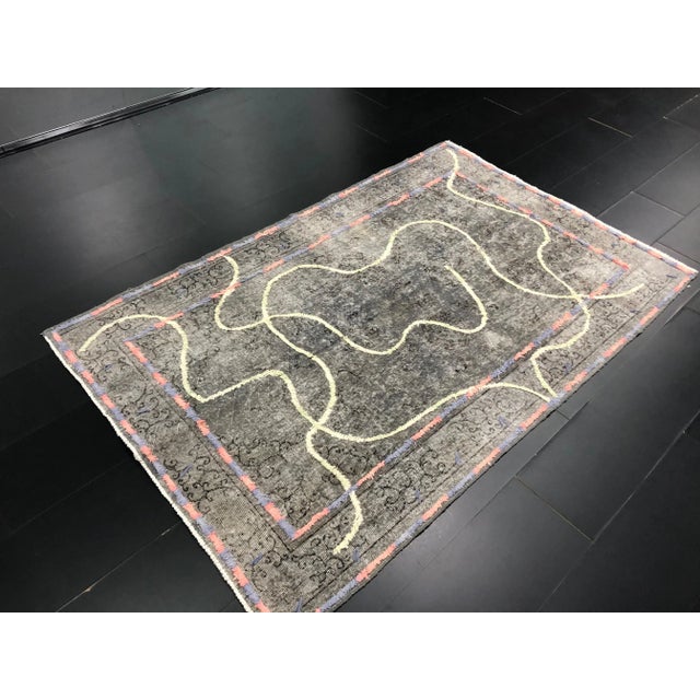 Contemporary 1960s Vintage Home Turkish Gray Wool Rug For Sale - Image 3 of 11