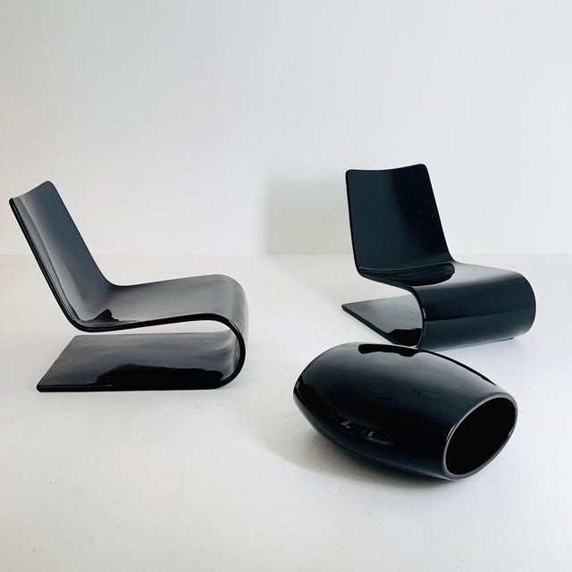 The Nouvelle Vague chaise longue chair- designed by Christophe Pillet for Porro - stands out with its clear, essential...