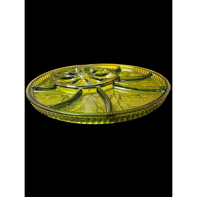 Mid-Century Modern 1970s Mid-Century Modern Indiana Glass Avocado Green 13” Round Deviled Egg Tray Platter For Sale - Image 3 of 5