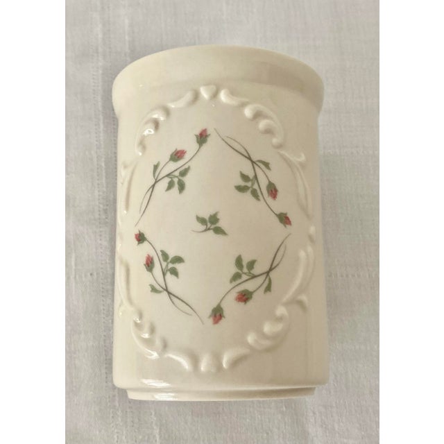 Ceramic Late 20th Century Lenox Rose Manor Pink China Bathroom Tumbler - Lenox Ivory Porcelain Excellent Condition. For Sale - Image 7 of 10