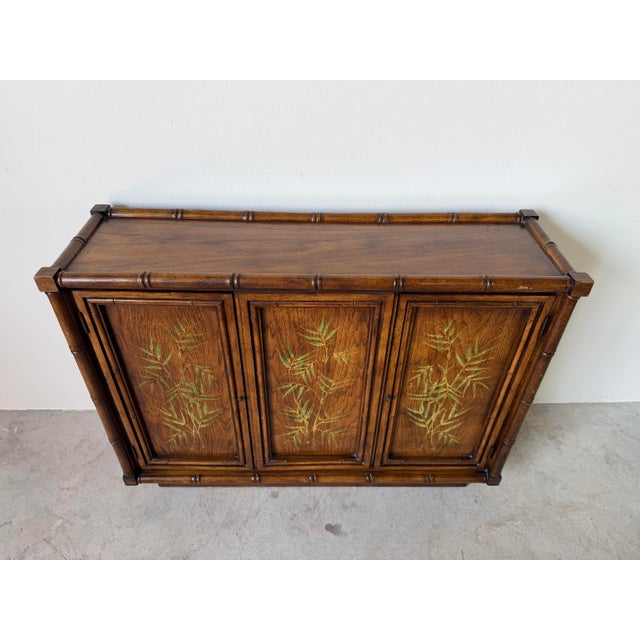 Designed by Lou Hodges, this 1970s Mid-Century Modern side table showcases the designer’s signature California modern...