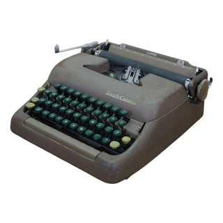 Mid Century Lc Smith & Corona Portable Manual Clipper Typewriter For Sale