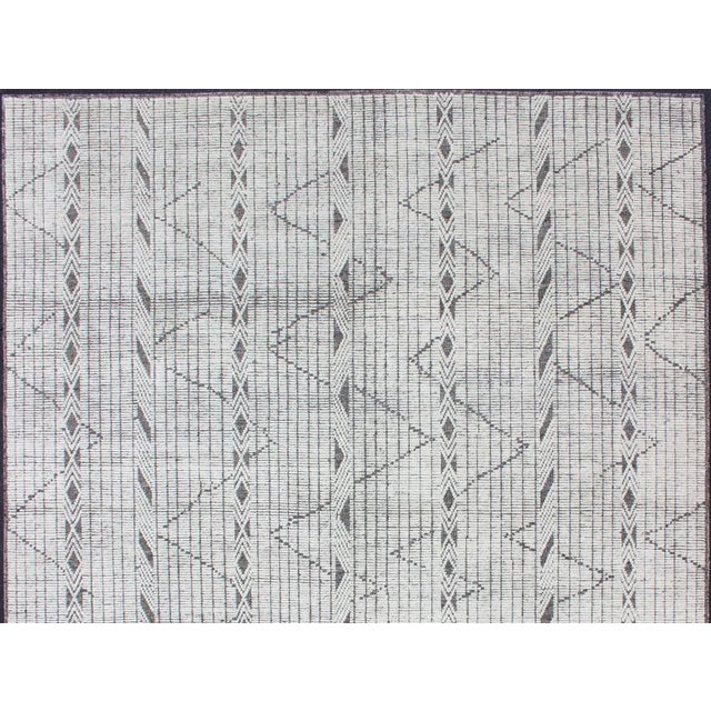 Contemporary Modern Geometric Gray and Charcoal Indian Hand-Knotted Wool Rug For Sale - Image 3 of 10