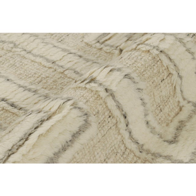 Rug & Kilim’s Modern Rug With White High-Low Geometric Patterns For Sale In New York - Image 6 of 7