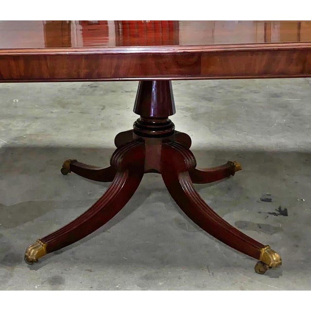 English Table from the 19th Century/ began 20th in walnut root H: 80cm x 140cm x 110cm good condition origin: Roman house...