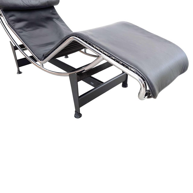 Black Leather LC4 Chaise Longue Le Corbusier for Cassina For Sale - Image 10 of 13