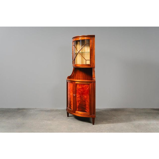 Late 20th Century English Corner Display Cabinet For Sale - Image 4 of 18