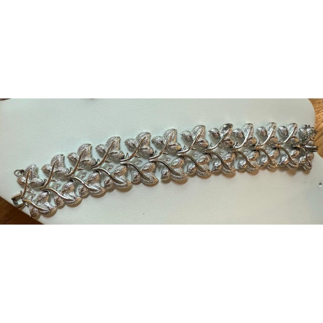 Coro Silvertone Textured Leaf Link Wide Bracelet For Sale - Image 6 of 6