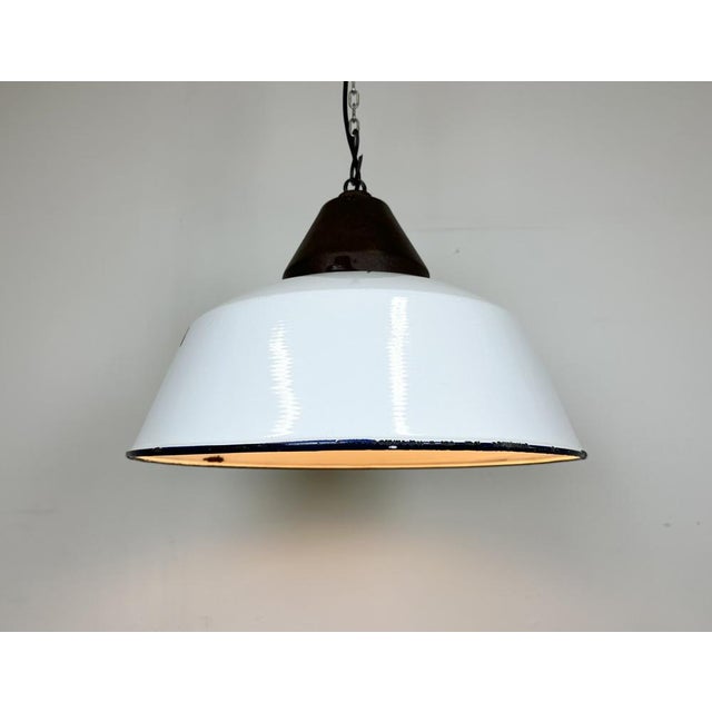 Industrial White Enamel and Cast Iron Pendant Light, 1960s For Sale - Image 14 of 17
