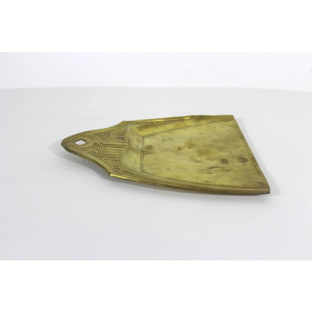 Vintage English Brass Crumb Tray Dustpan Dustpan Table or Floor Sweep Silent Butler Crumber For Sale - Image 9 of 9