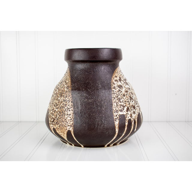 1970s Mid-Century Modern Lapid Pottery "Splat Lava" Hand-Painted Vase by Fiby For Sale - Image 4 of 16