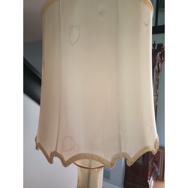 Vintage Hollywood Regency/Neo-Classical Iridescent Glass and Brass Table Lamp For Sale - Image 15 of 18