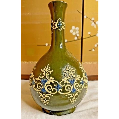 Weller Pottery Antique Turn-of-the-Century Weller Pottery "Turada" Art Nouveau Slip-Trail Onion Vase, Unmarked *As Is* For Sale - Image 4 of 6