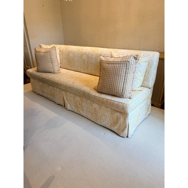 Custom Made Titley & Marr Toile Settee You did not know you need a 7.5’ yellow banquette but you do! How fabulous is this...
