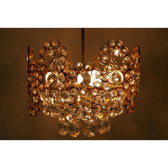 1970s Gilt Brass Facet Cut Crystal Glass Chandelier from Palwa, 1970s For Sale - Image 5 of 15